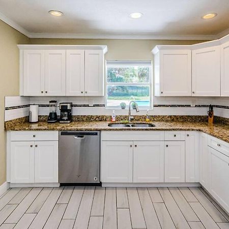 Beautiful Pool House In Old Seminole Heights! Villa แทมปา ภายนอก รูปภาพ