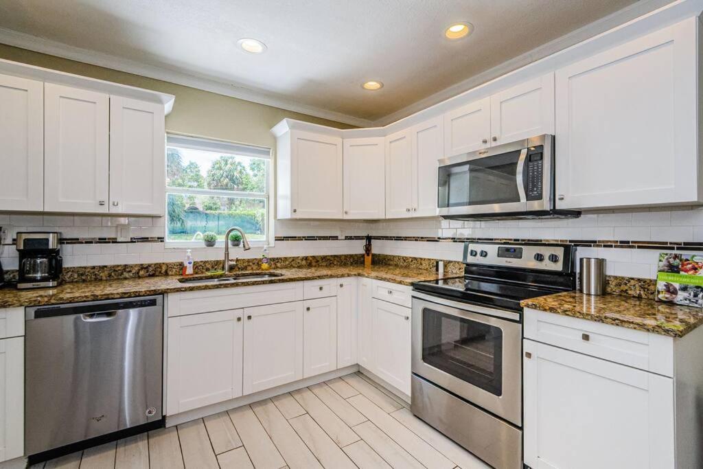Beautiful Pool House In Old Seminole Heights! Villa แทมปา ภายนอก รูปภาพ