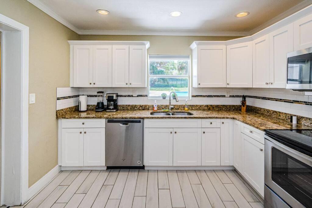 Beautiful Pool House In Old Seminole Heights! Villa แทมปา ภายนอก รูปภาพ
