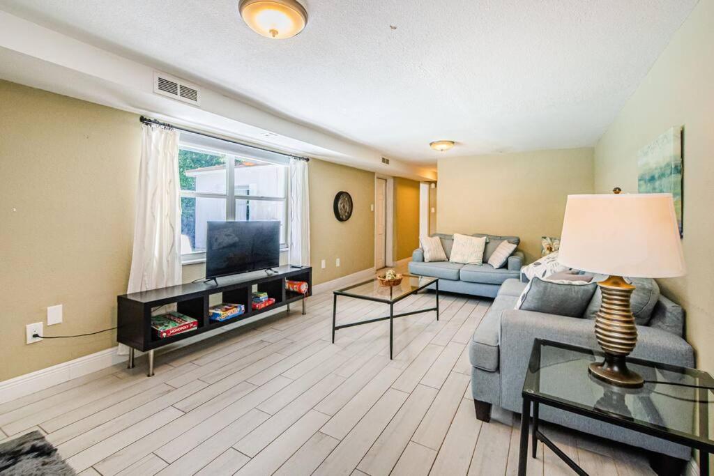 Beautiful Pool House In Old Seminole Heights! Villa แทมปา ภายนอก รูปภาพ