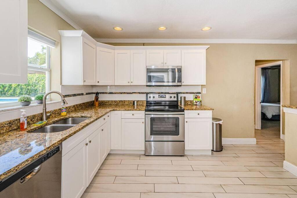 Beautiful Pool House In Old Seminole Heights! Villa แทมปา ภายนอก รูปภาพ