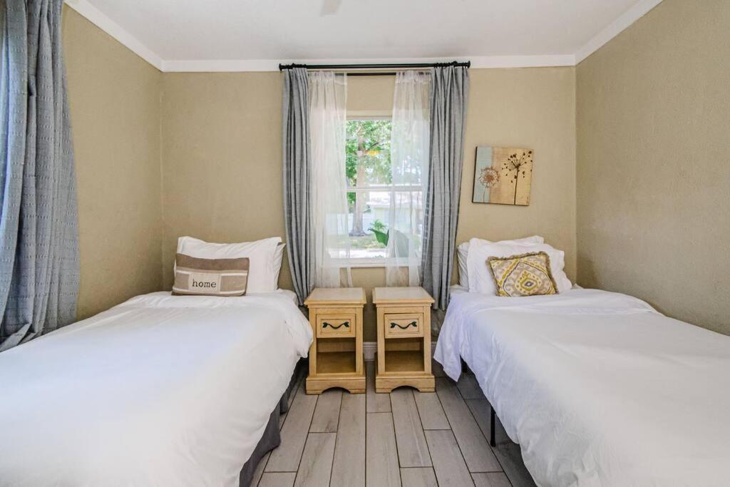 Beautiful Pool House In Old Seminole Heights! Villa แทมปา ภายนอก รูปภาพ